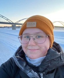 Hey! My name is Frida Aronsson and I am 29 years old. I am originally from Värmland but moved here for studies. I like technology 🙂